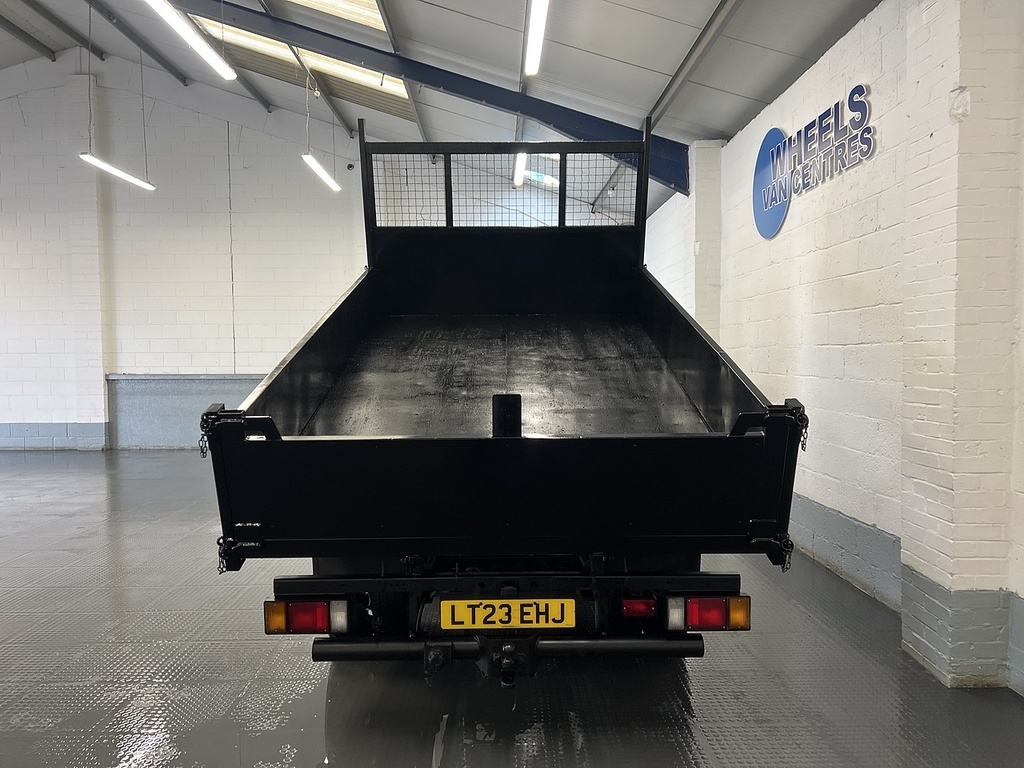 Isuzu 1.9D N35 Green Tipper Rwd Swb Eu LT23EHJ White #3