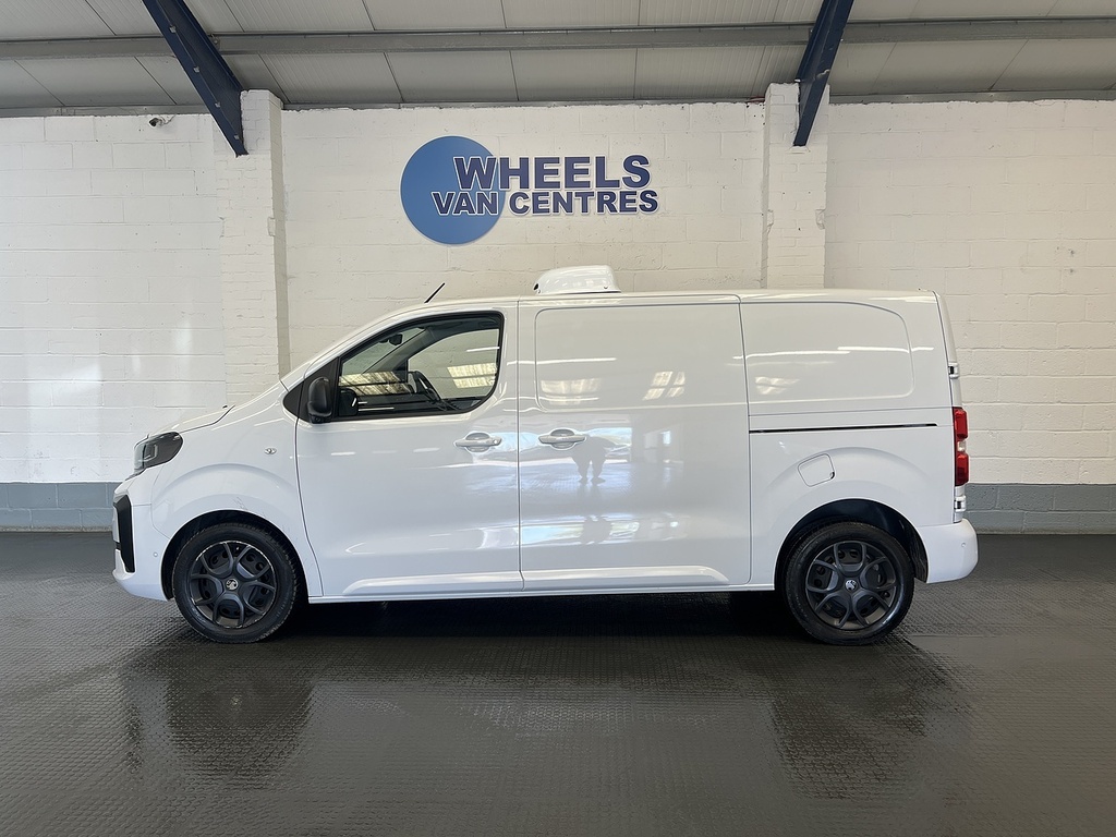 Vauxhall Vivaro 1.5 Turbo D Pro Panel Van 6Dr Swb Eu DS74OXJ White #2