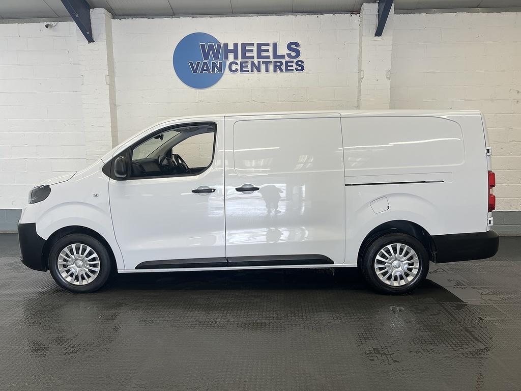 Toyota PROACE 2.0D Icon Long Panel Van 6Dr Lwb Eur FG74HFM White #2