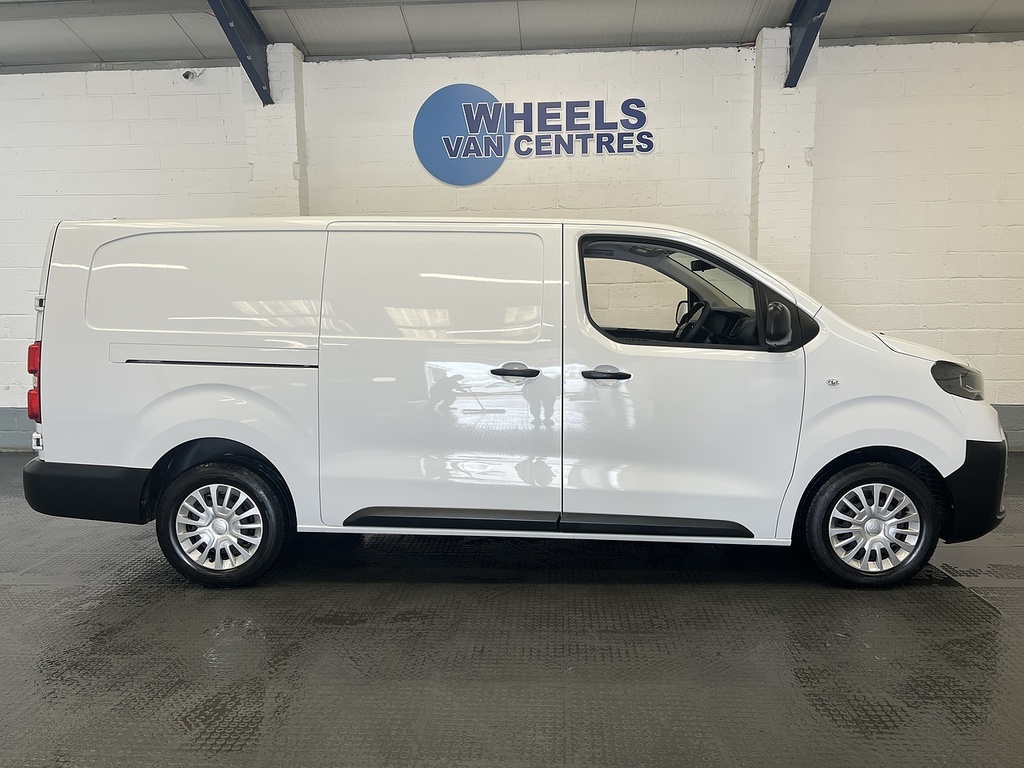 Toyota PROACE 2.0D Icon Long Panel Van 6Dr Lwb Eur FG74HFM White #6