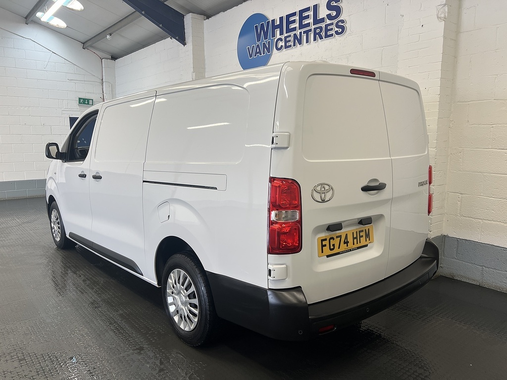 Toyota PROACE 2.0D Icon Long Panel Van 6Dr Lwb Eur FG74HFM White #3