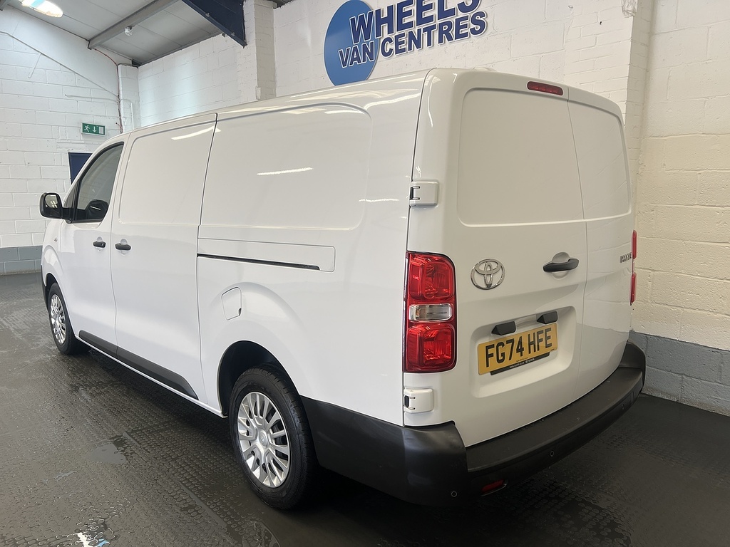 Toyota PROACE 2.0D Icon Long Panel Van 6Dr Lwb Eur FG74HFE White #3