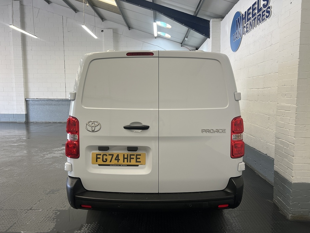 Toyota PROACE 2.0D Icon Long Panel Van 6Dr Lwb Eur FG74HFE White #4