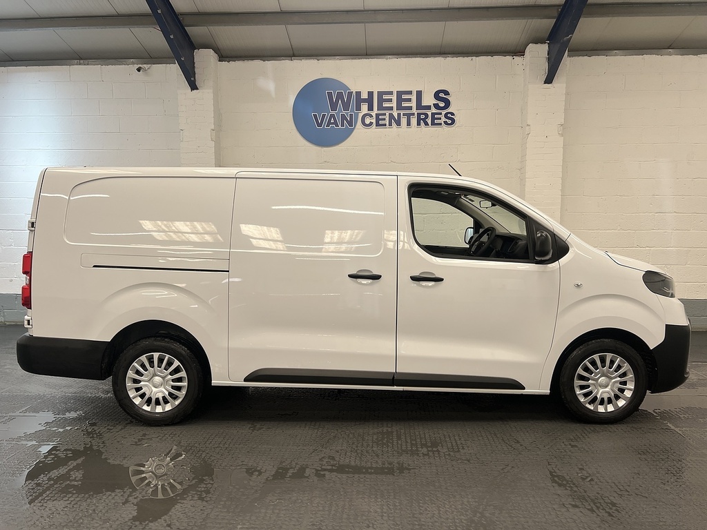 Toyota PROACE 2.0D Icon Long Panel Van 6Dr Lwb Eur FG74HFE White #6