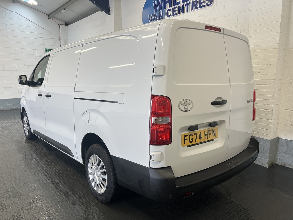 Toyota PROACE 2.0D Icon Long Panel Van 6Dr Lwb Eur FG74HFN White #3