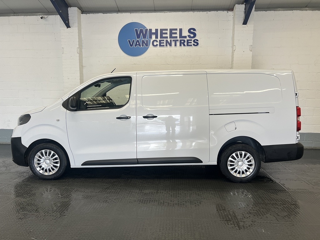 Toyota PROACE 2.0D Icon Long Panel Van 6Dr Lwb Eur FG74HFN White #2