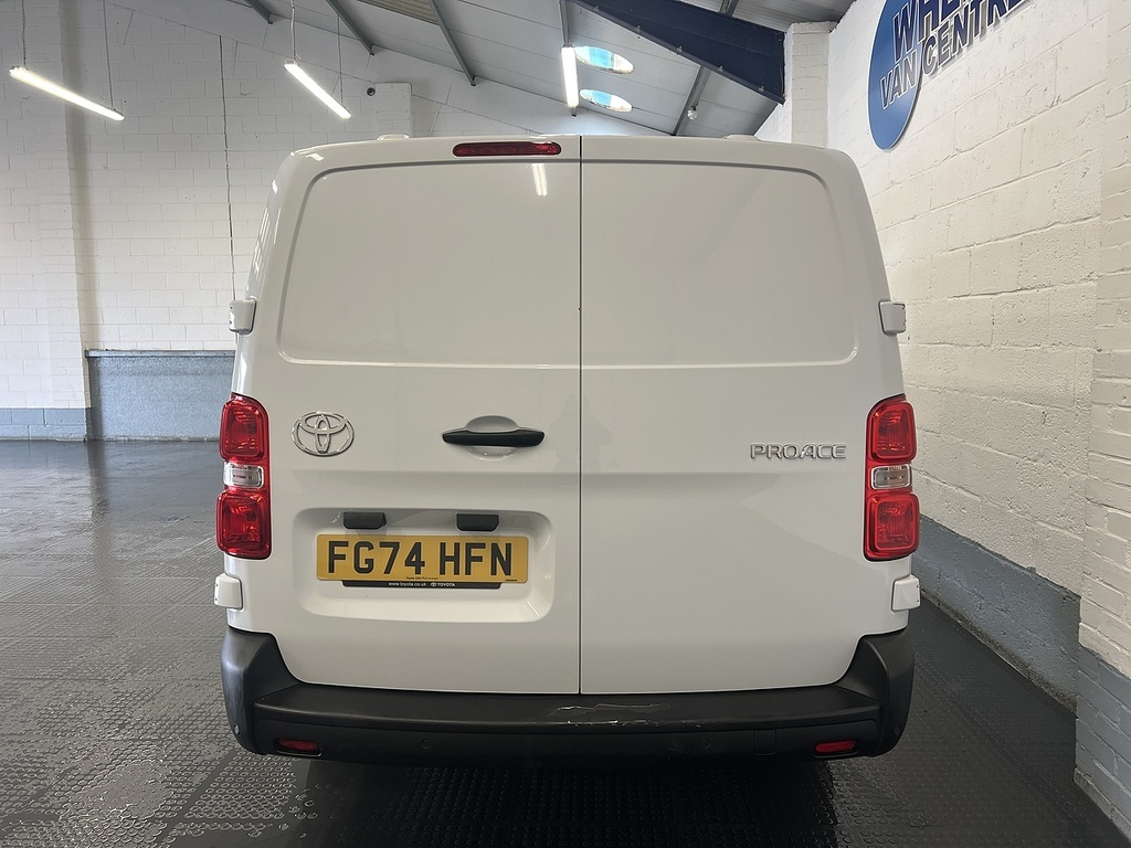 Toyota PROACE 2.0D Icon Long Panel Van 6Dr Lwb Eur FG74HFN White #4