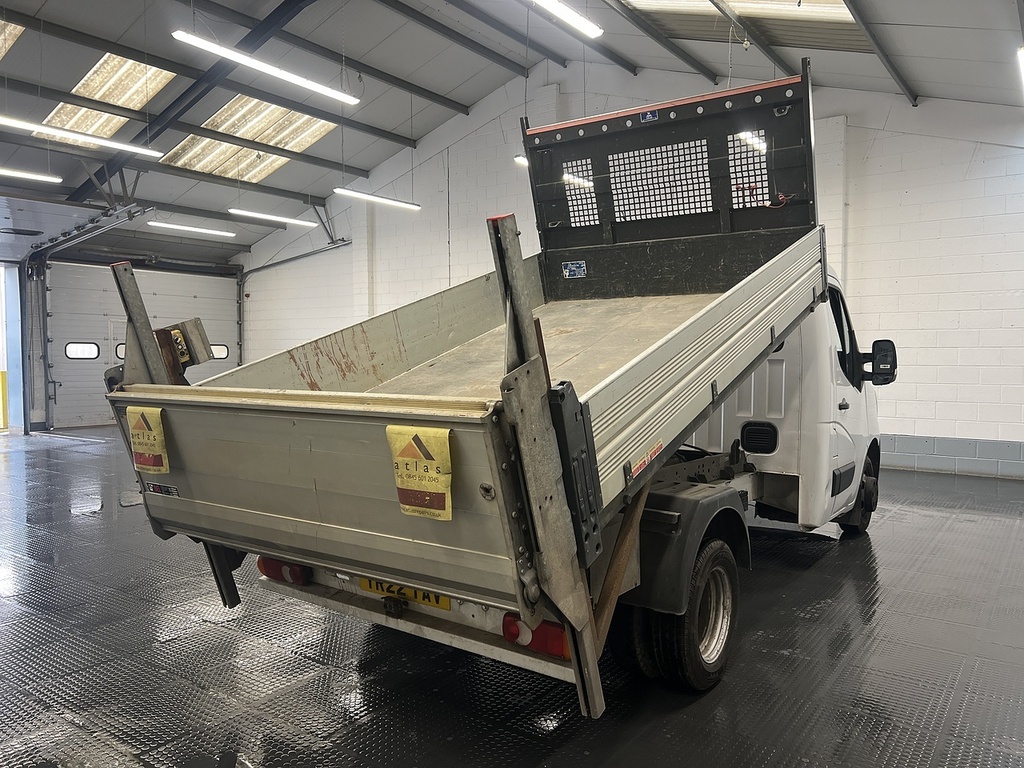 Renault Master 2.3 Dci 35 Business Tipper Rwd M YR22TAV White #2