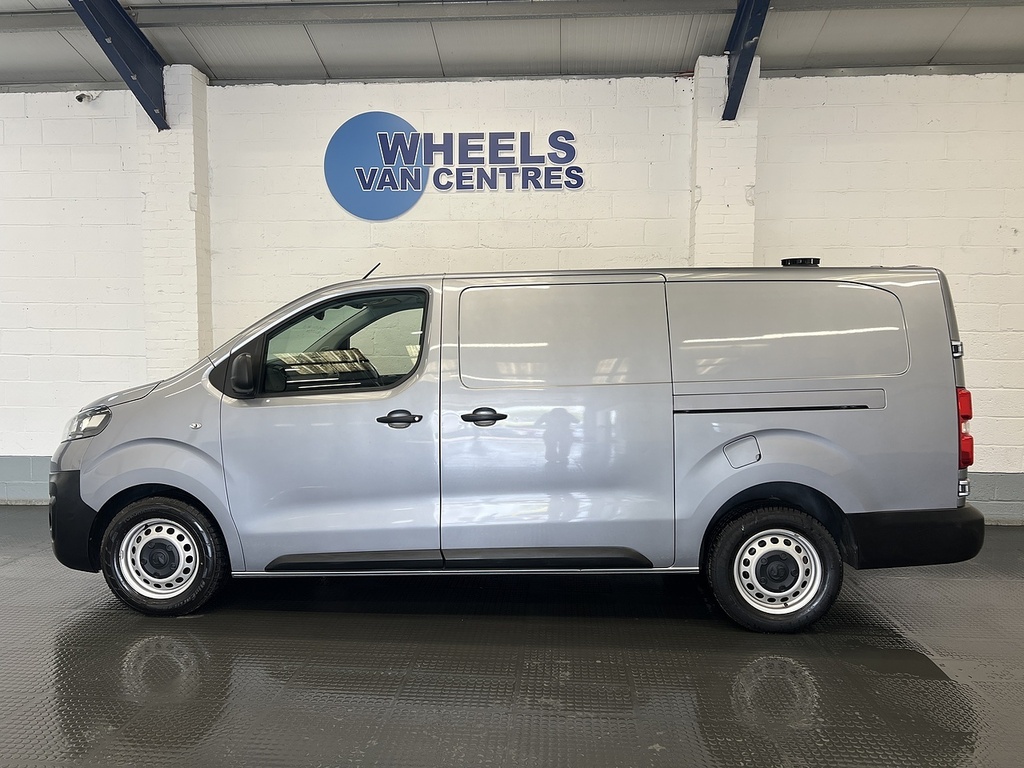 Vauxhall Vivaro 2.0 Turbo D 3100 Dynamic Panel Van 6Dr Grey #2