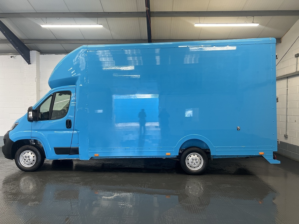Peugeot Boxer Bluehdi 335 S 2.2 Lowloader HX72DHO Blue #2