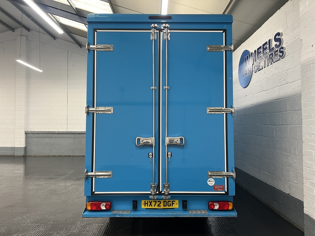 Peugeot Boxer Bluehdi 335 Professional Premium 2.2 Lowload HX72DGF Blue #4