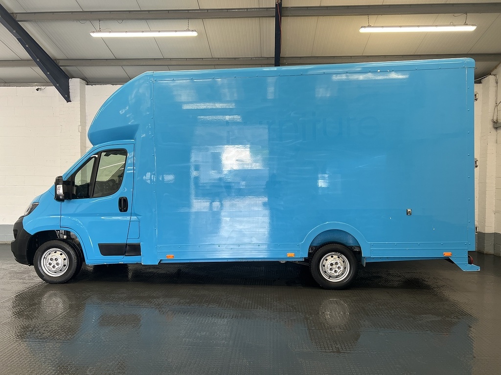 Peugeot Boxer Bluehdi 335 Professional Premium 2.2 Lowload HX72DGF Blue #2
