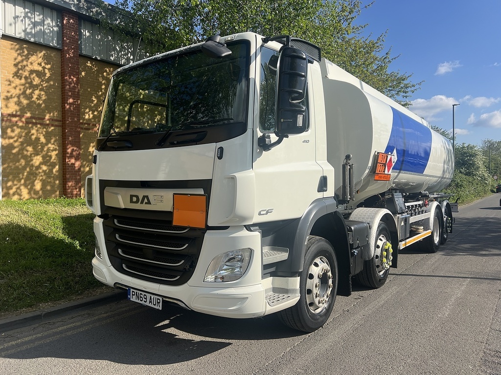 DAF All Models Adr Fuel Tanker 8X2 Rearlift And Steer 12.9 12.9 2 White