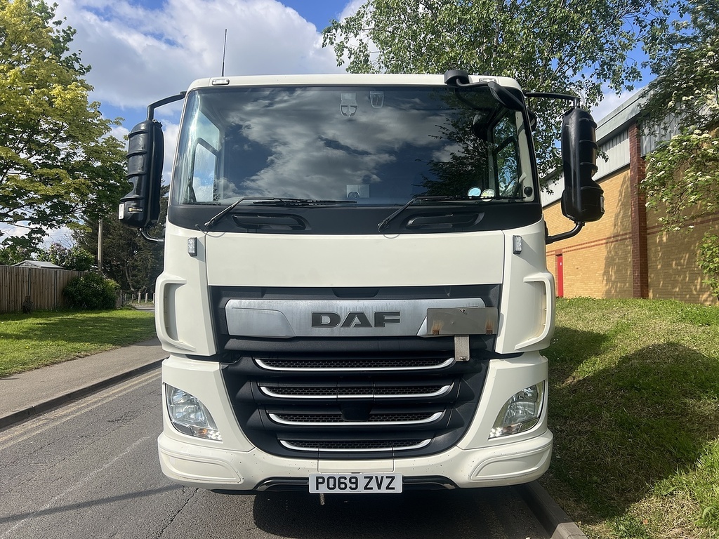 DAF All Models Adr Fuel Tanker 8X2 Rearlift And Steer 12.9 0.0 White #4