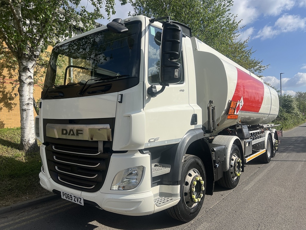 DAF All Models Adr Fuel Tanker 8X2 Rearlift And Steer 12.9 0.0 White