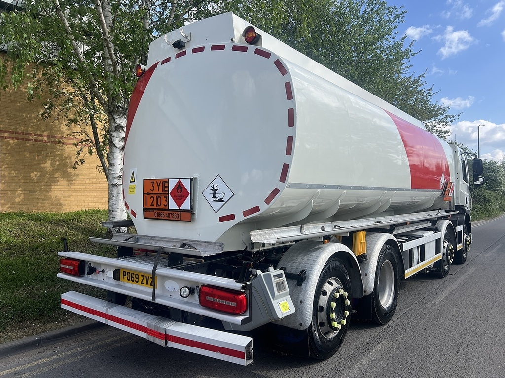 DAF All Models Adr Fuel Tanker 8X2 Rearlift And Steer 12.9 0.0 White #2