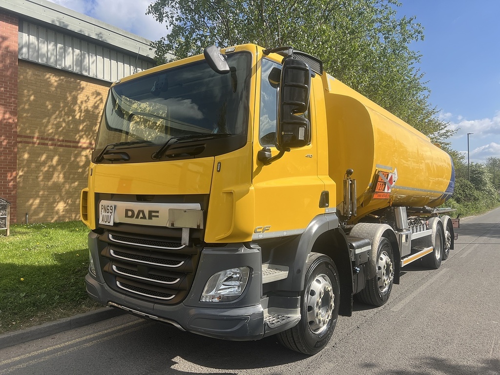 DAF All Models Adr Fuel Tanker 8X2 Rearlift And Steer 12.9 0.0 Yellow