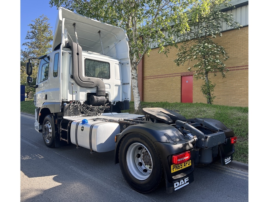 DAF All Models Daf Cf 450 4X2 Sleeper Cab 10.8 Tractor Unit A White #2