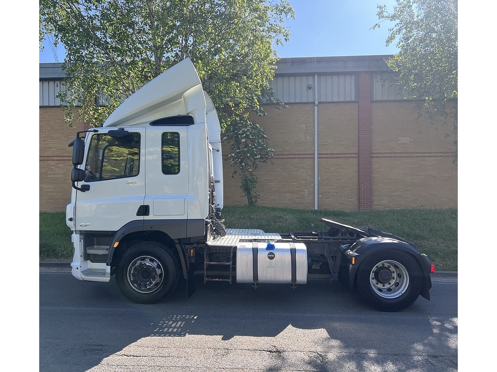 DAF All Models Daf Cf 450 4X2 Sleeper Cab 10.8 Tractor Unit A White