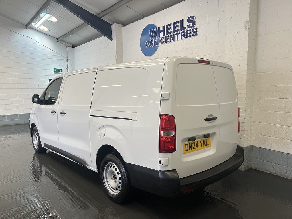 Vauxhall Vivaro 2.0 Turbo D Prime XL Panel Van 6Dr L DN24YKL White #3