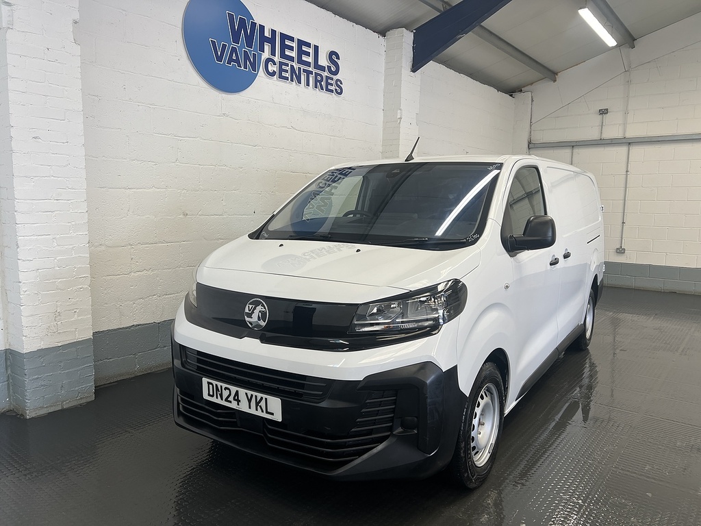 Vauxhall Vivaro 2.0 Turbo D Prime XL Panel Van 6Dr L White