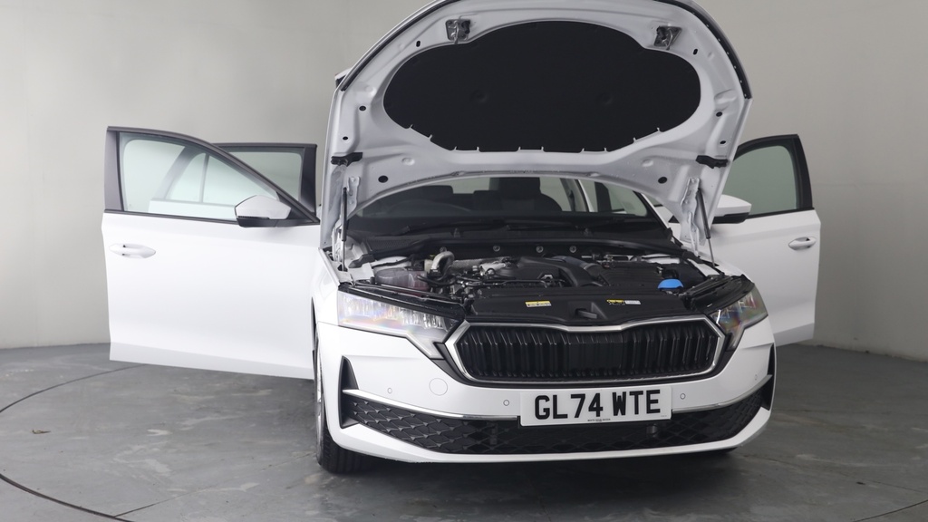 Skoda Octavia 1.5 Tsi E-tec Mhev Act Se Technology Estate Pe White #6