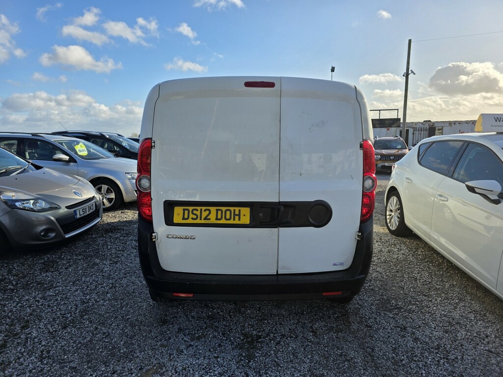 Vauxhall Combo 1.3 Cdti 2300 16V White #6