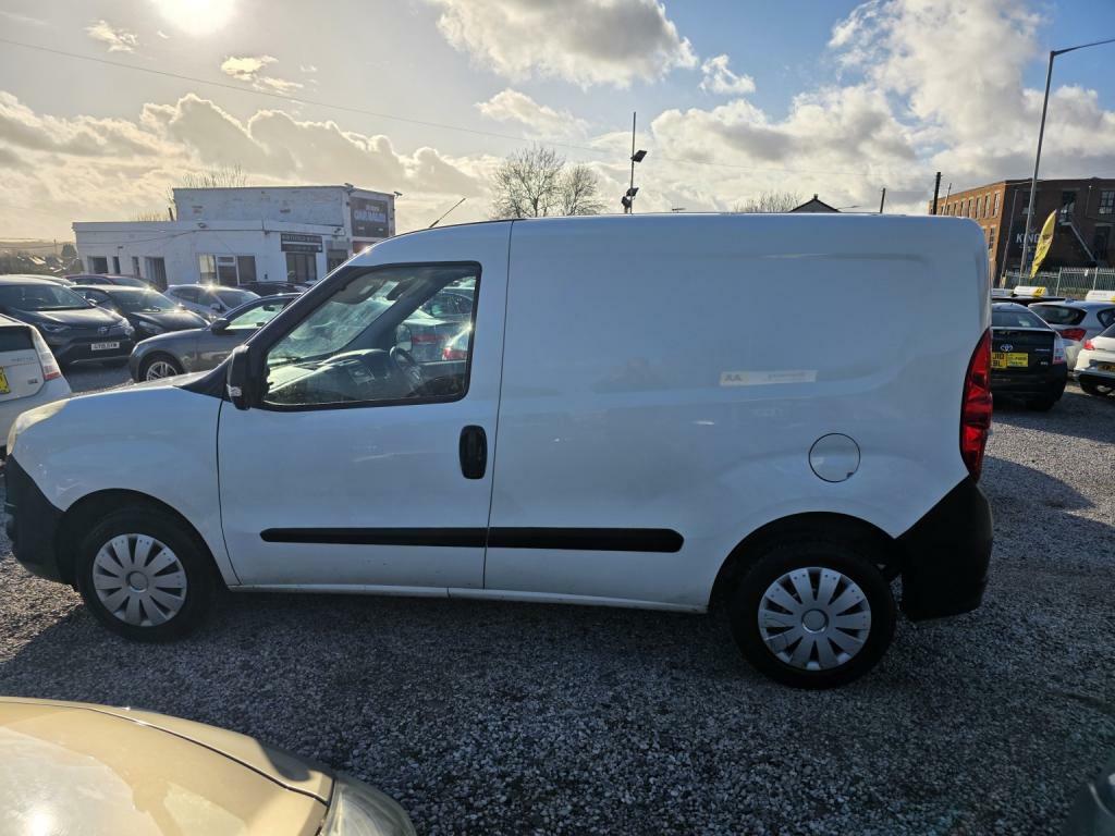 Vauxhall Combo 1.3 Cdti 2300 16V White #14