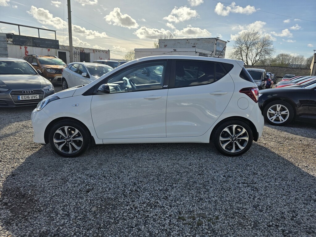 Hyundai I10 Hatchback 1.0 I10 Play 1.0 My20 201969 FN69NBG White #4