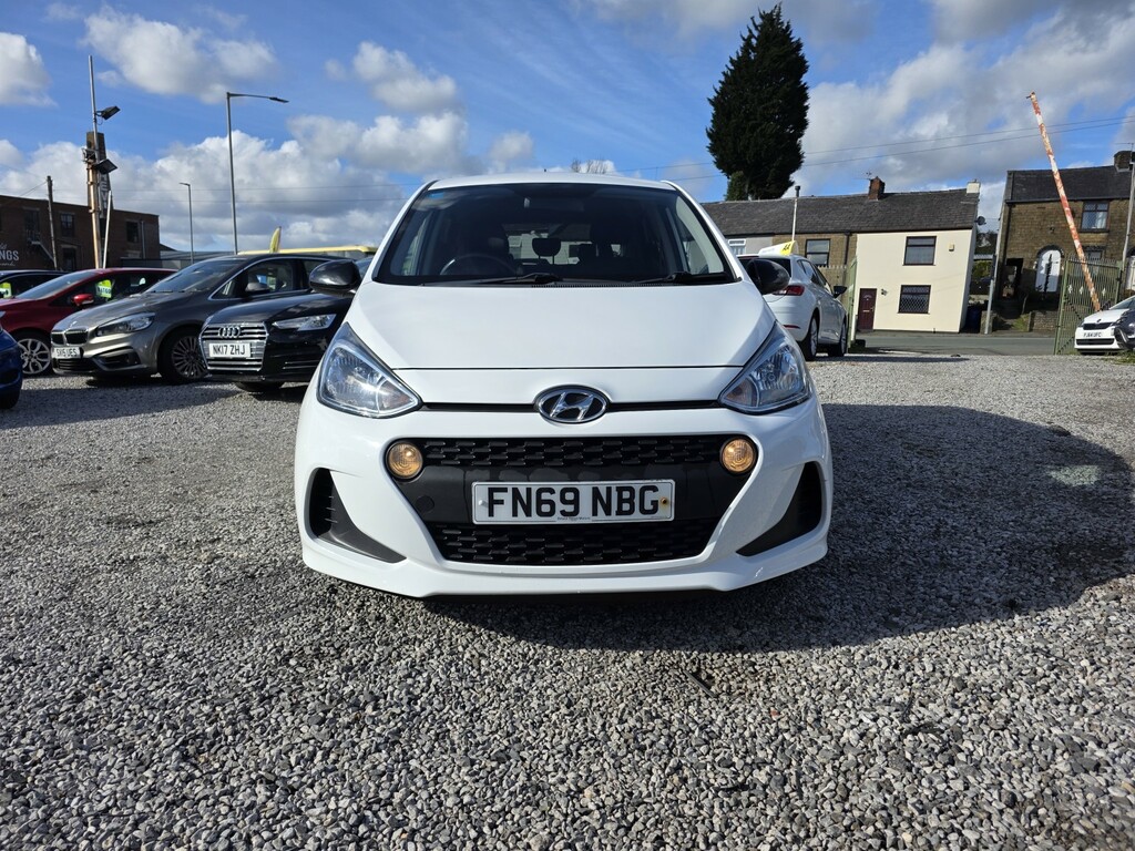 Hyundai I10 Hatchback 1.0 I10 Play 1.0 My20 201969 FN69NBG White #2