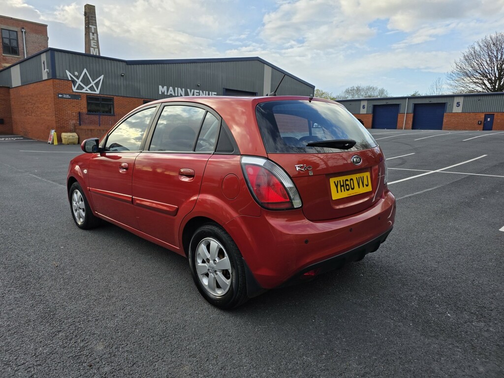 Kia RIO Hatchback 1.4 2 201060 YH60VVJ Red #6