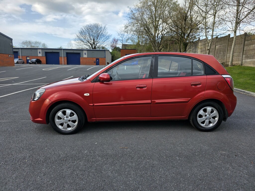 Kia RIO Hatchback 1.4 2 201060 YH60VVJ Red #4