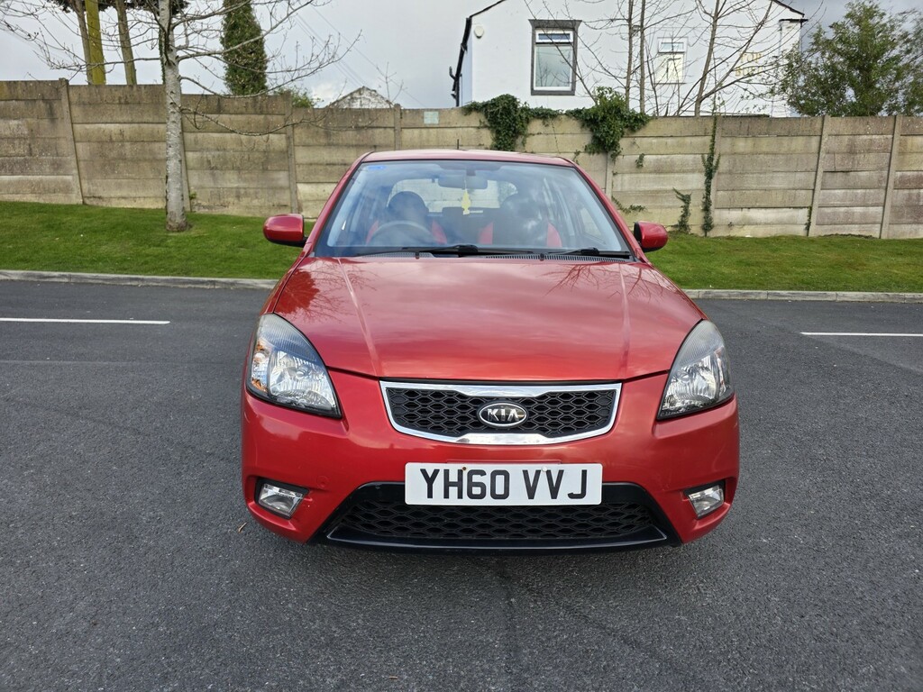 Kia RIO Hatchback 1.4 2 201060 Red