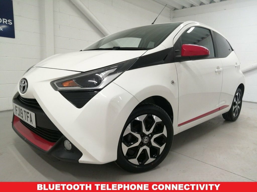 Toyota Aygo 1L X-trend FJ19TFA White #2