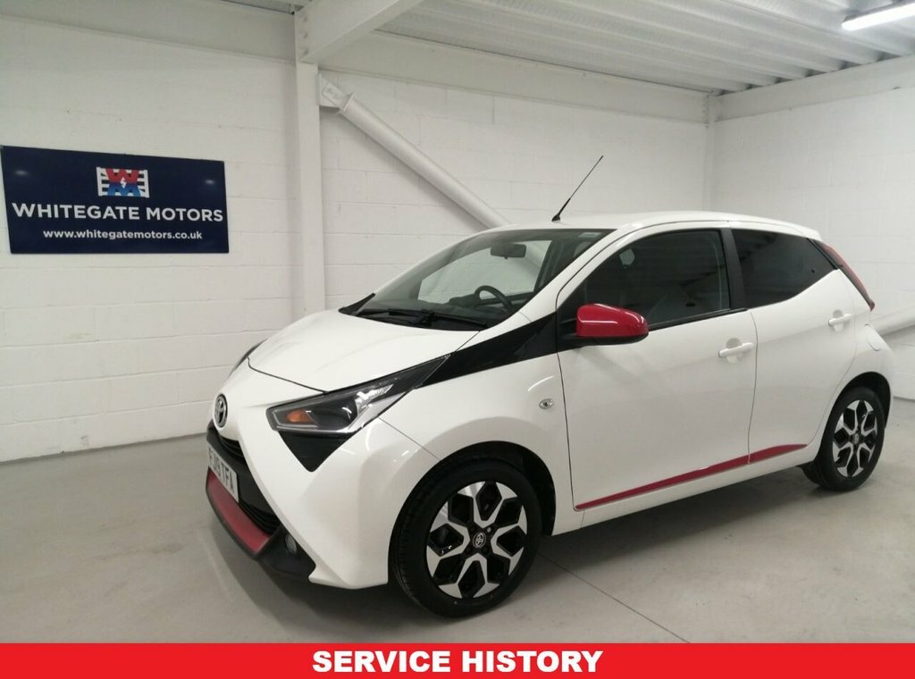 Toyota Aygo 1L X-trend FJ19TFA White #3
