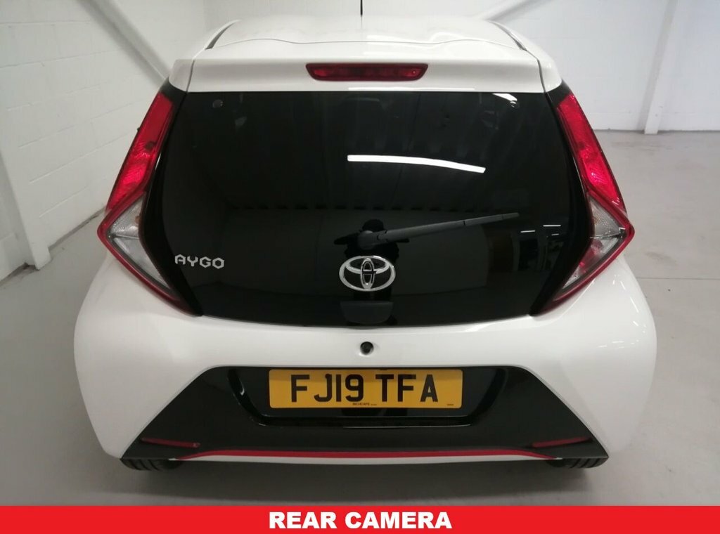 Toyota Aygo 1L X-trend FJ19TFA White #5