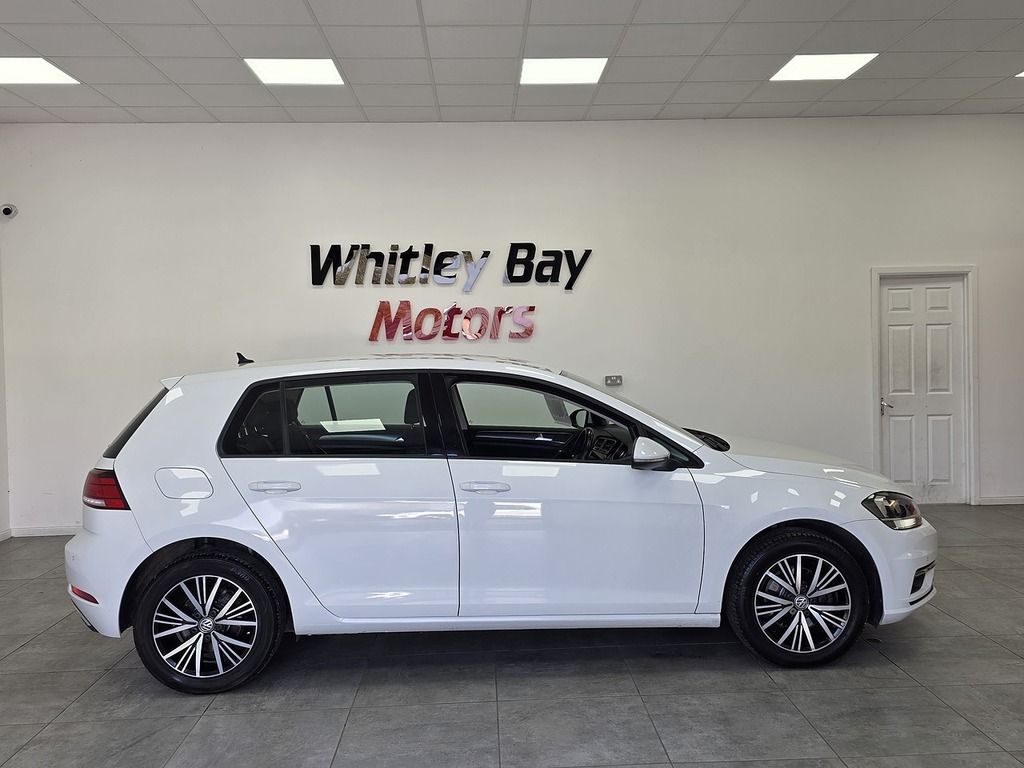 Volkswagen Golf Tdi Se Nav VN68NVS White #2