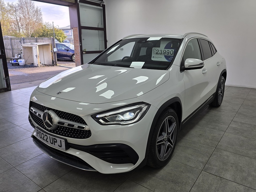 Mercedes-Benz GLA Class Gla200 Amg Line PO22UPJ White #6