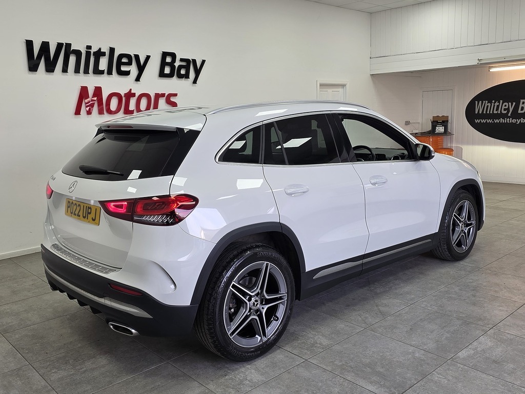 Mercedes-Benz GLA Class Gla200 Amg Line PO22UPJ White #3