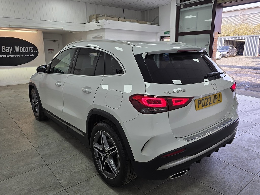 Mercedes-Benz GLA Class Gla200 Amg Line PO22UPJ White #5
