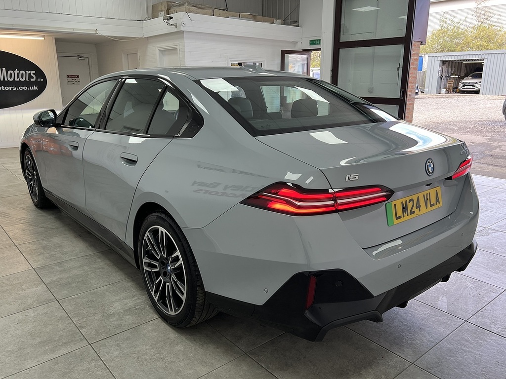 BMW i5 40 M Sport LM24VLA Grey #5