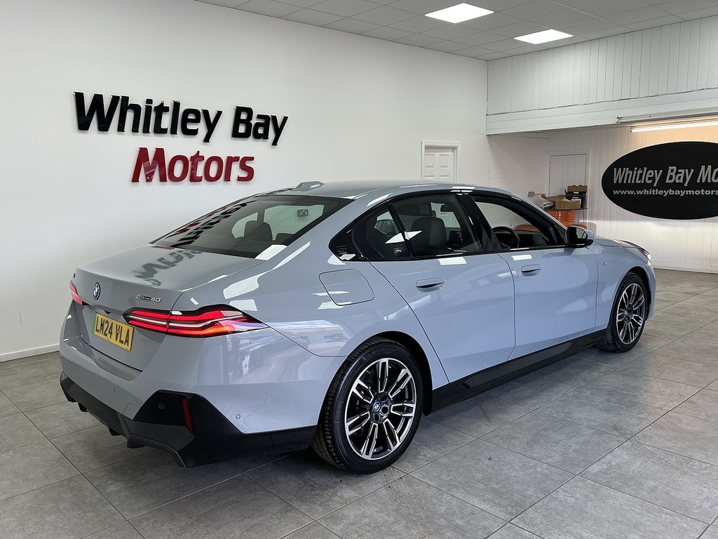 BMW i5 40 M Sport LM24VLA Grey #3