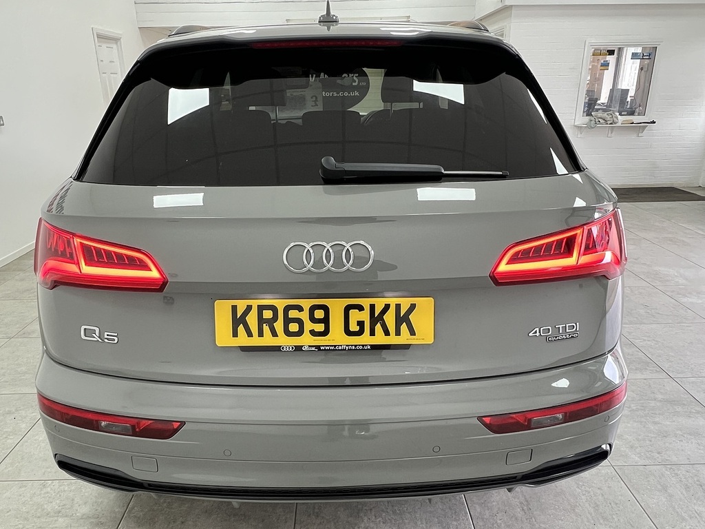 Audi Q5 Tdi Black Edition KR69GKK Grey #4