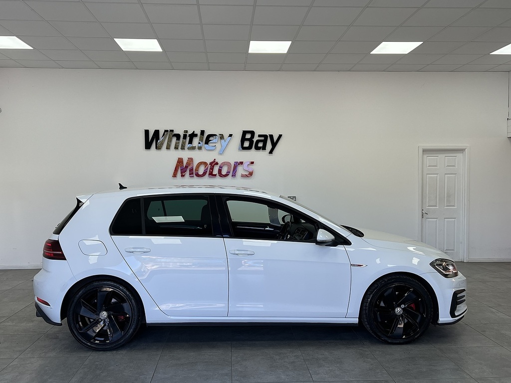 Volkswagen Golf Tsi Gti CE67XVD White #2