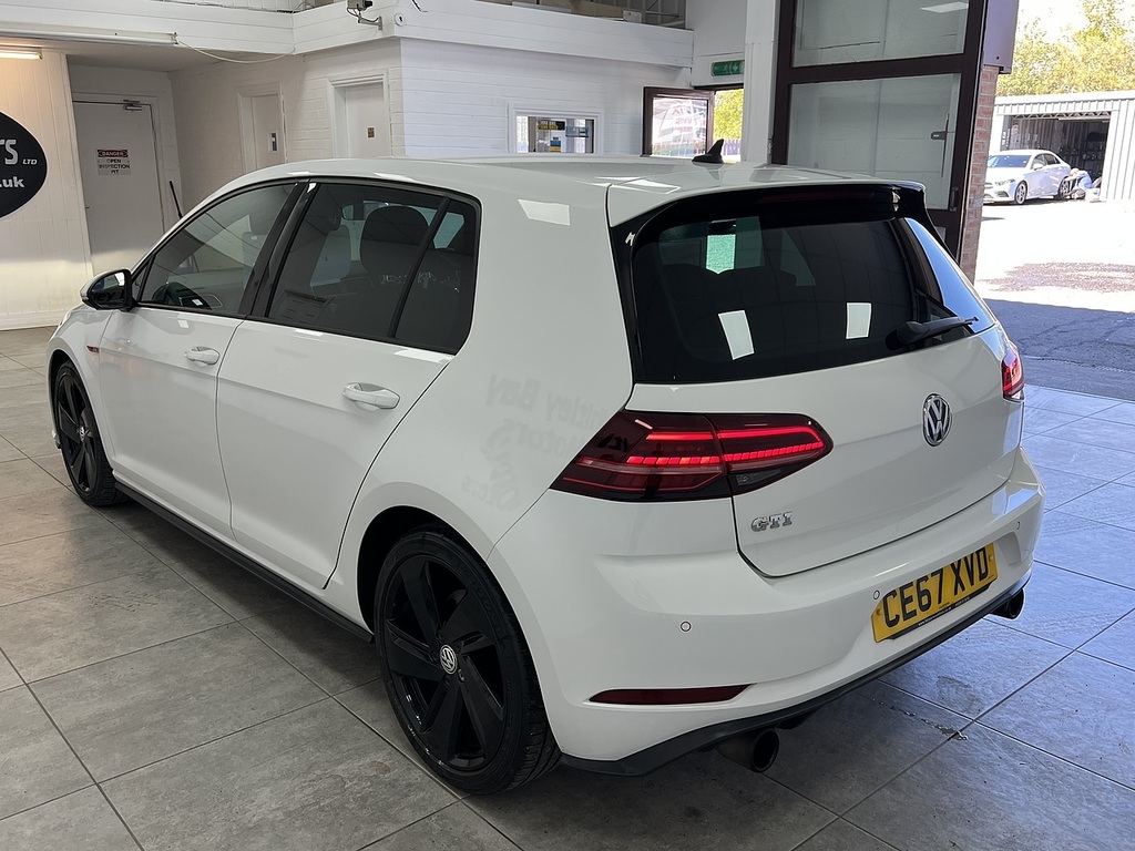 Volkswagen Golf Tsi Gti CE67XVD White #5