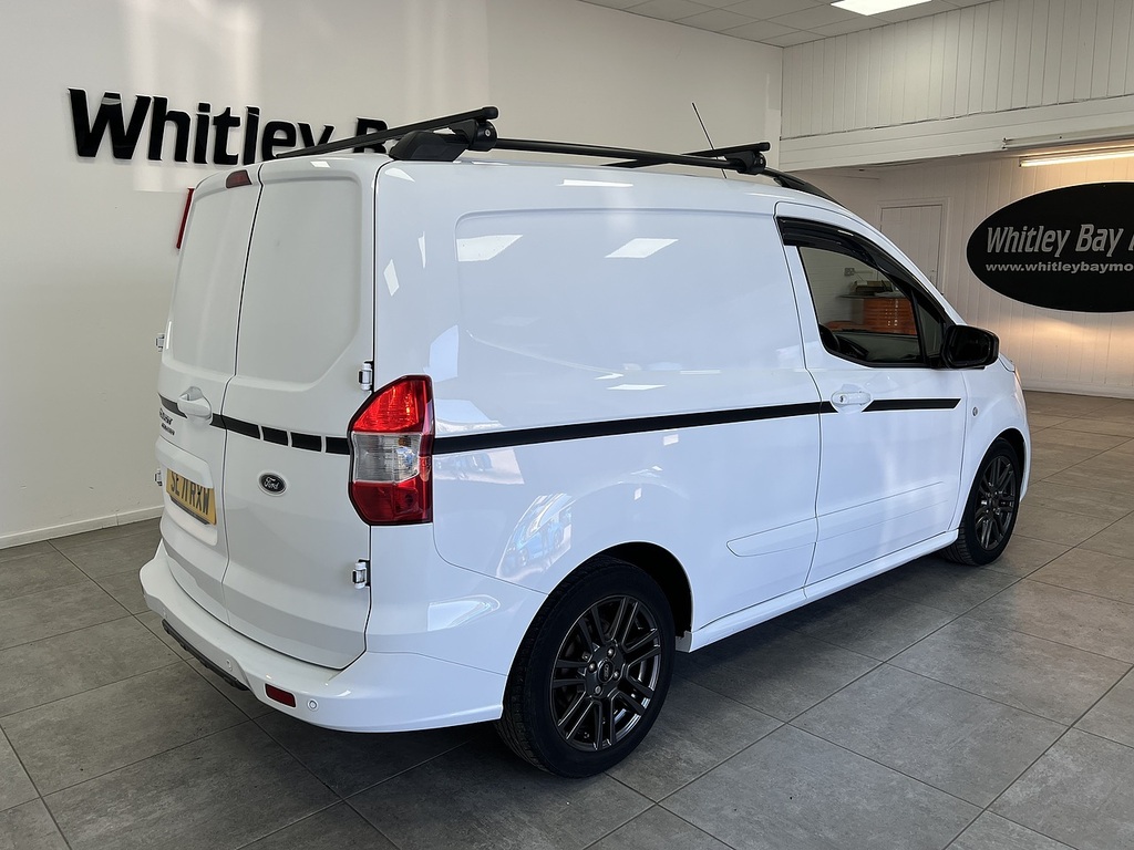 Ford Transit Courier Ecoboost Sport White #3
