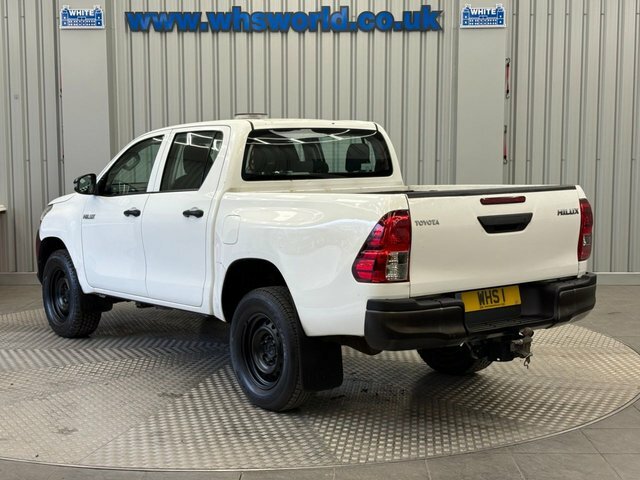 Toyota HILUX 2019 2.4 D-4d 150 Bhp Active Dcab Pickup 4Wd Manu GL19KNN White #4