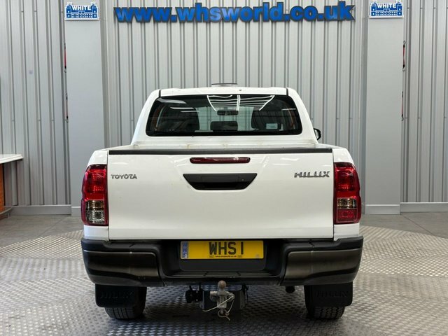 Toyota HILUX 2019 2.4 D-4d 150 Bhp Active Dcab Pickup 4Wd Manu GL19KNN White #5