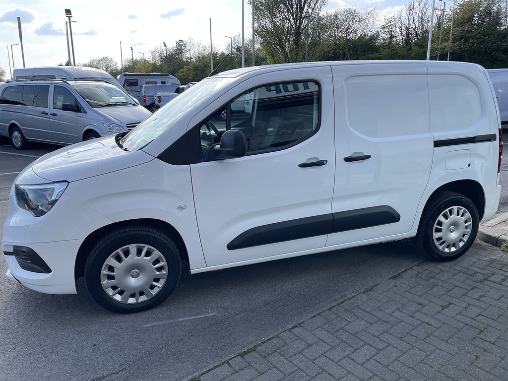 Vauxhall Combo 1.6 Turbo D 2300 Sportive Panel Van Man White #6