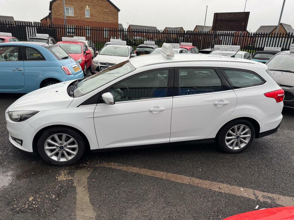 Ford Focus 1.6 Titanium Powershift Euro 6 BT64EPD White #2